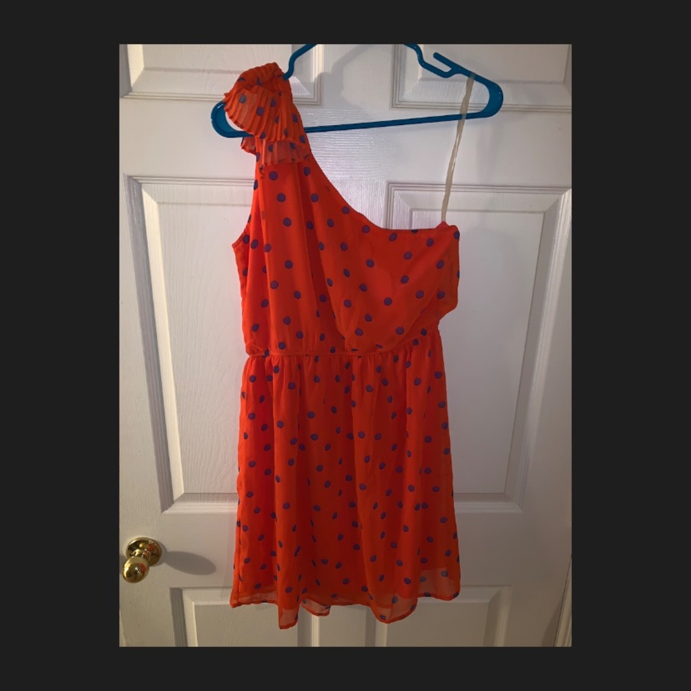 One shoulder dress